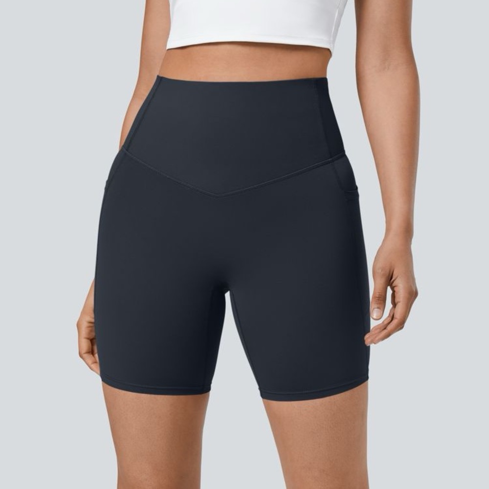 Halara biker short black size M new with tag